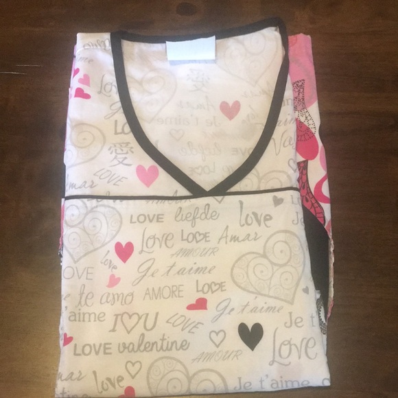 NWOT Uniform Advantage Printed Top Small - Picture 6 of 6